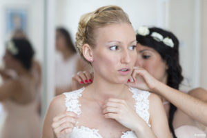 bijoux-collier-mariage-demoiselle-honneur-essayeg-preparatifs-sebastien-huruguen-photographe-de-mariage-bordeaux