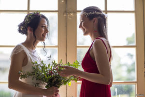 nena-balbina-claire-carbonnel-les-mariages-de-mademoiselle-L-Elisabeth-Delsol-sebastien-huruguen-photographe-bordeaux-champetre-contre-jour