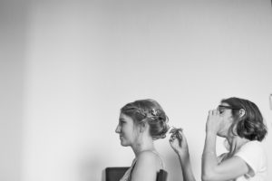 Photographe Mariage Bordeaux noir et blanc coiffure maquillage make up maquilleuse coiffeuse artiste photo tresse fleurs Sebastien Huruguen