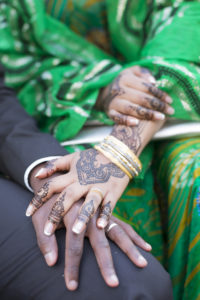 Photographe Mariage Bordeaux Sebastien Huruguen Alliance Bague de mariage Bordeaux merignac oriental tatouages bracelets