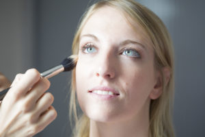 Portrait mariee Sebastien Huruguen Photographe Mariage Bordeaux maquillage coiffure preparatifs