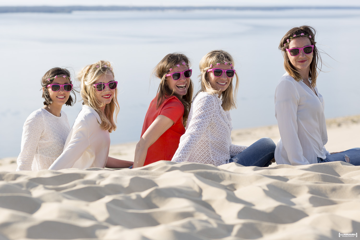 seance photo evjf dune du pyla pilat sebastien huruguen photographe mariage bordeaux