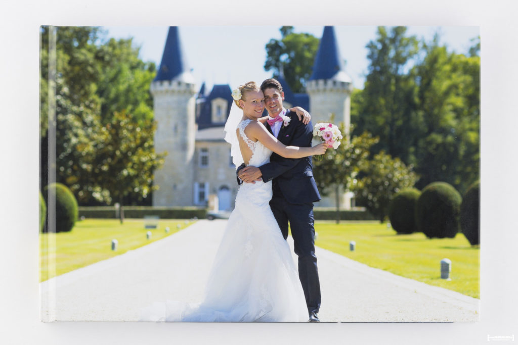 livre-album-photo-de-mariage-sebastien-huruguen-photographe-bordeaux-papier-brillant-format-A4-20x30cm-resalisation-montage-8