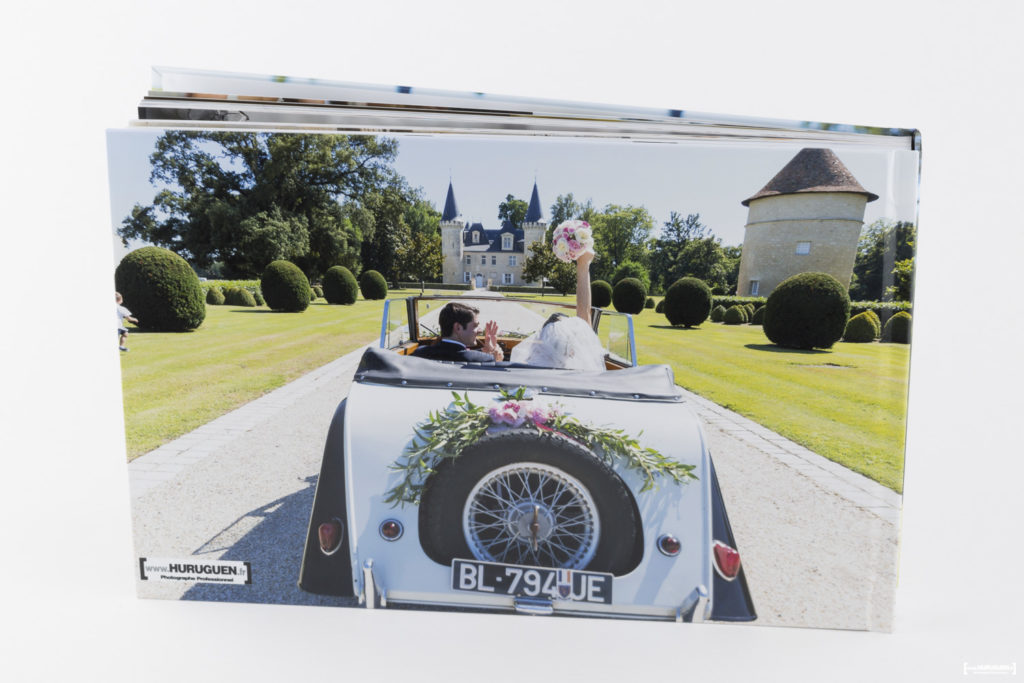 livre-album-photo-de-mariage-sebastien-huruguen-photographe-bordeaux-papier-brillant-format-A4-20x30cm-resalisation-montage-9