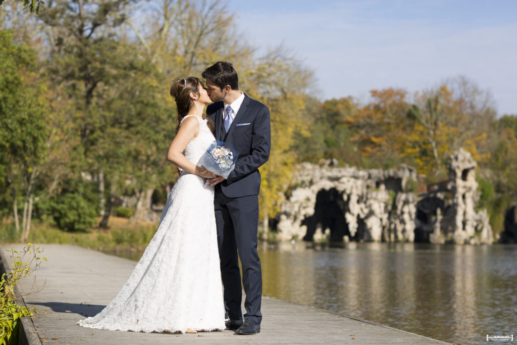 photographe-mariage-bordeaux-sebastien-huruguen-seance-photo-trash-the-dress-parc-majolan-blanquefort-couple-jeunes-maries-12