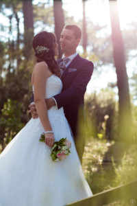 couple-jeunes-maries-seance-photo-trash-the-dress-day-after-plage-lac-ocean-carcans-sebastien-huruguen-photographe-mariage-13