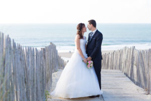 couple-jeunes-maries-seance-photo-trash-the-dress-day-after-plage-lac-ocean-carcans-sebastien-huruguen-photographe-mariage-24