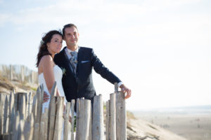 couple-jeunes-maries-seance-photo-trash-the-dress-day-after-plage-lac-ocean-carcans-sebastien-huruguen-photographe-mariage-26