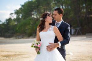 couple-jeunes-maries-seance-photo-trash-the-dress-day-after-plage-lac-ocean-carcans-sebastien-huruguen-photographe-mariage-4