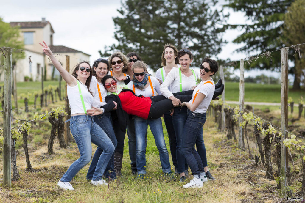 sebastien-huruguen-photographe-evjf-bordeaux-33-gironde-24-amies-drole-copines-campagne-vignes