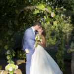 sebastien-huruguen-photographe-mariage-saint-yzan-de-soudiac-gironde-bordeaux-vignes-soleil-septembre-ceremonie-laique-arche