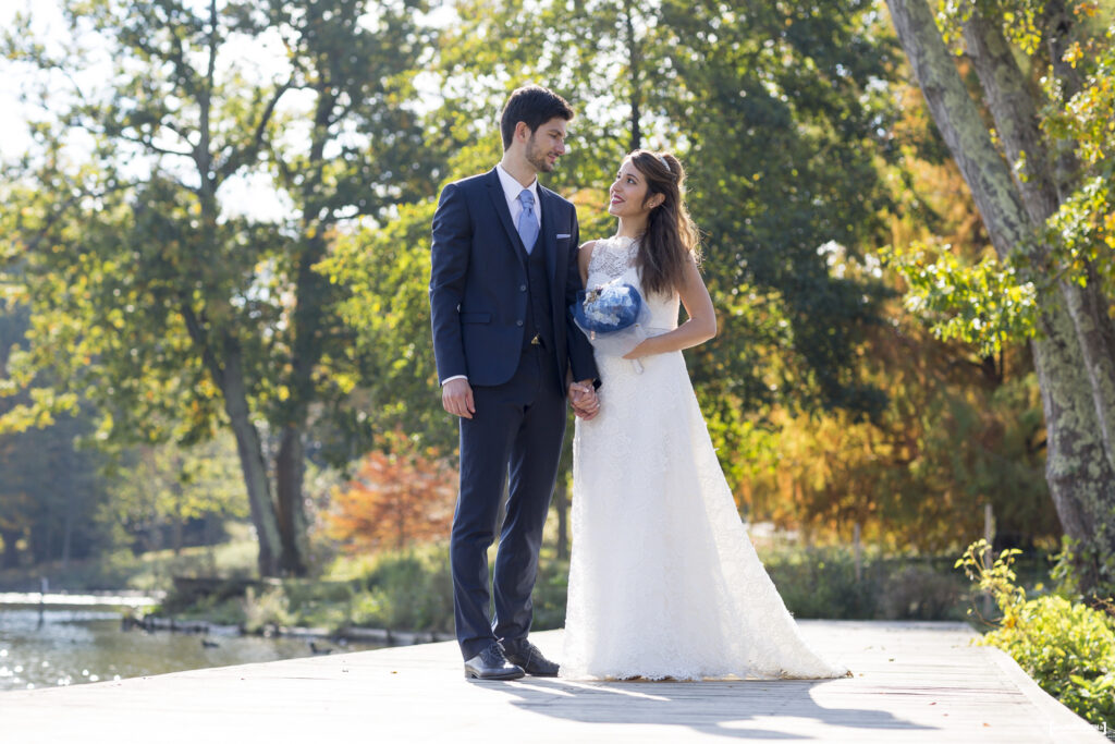 photographe-mariage-bordeaux-sebastien-huruguen-seance-photo-trash-the-dress-parc-majolan-blanquefort-couple-jeunes-maries-15