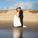 couple-jeunes-maries-seance-photo-trash-the-dress-day-after-plage-lac-ocean-carcans-sebastien-huruguen-photographe-mariage-31